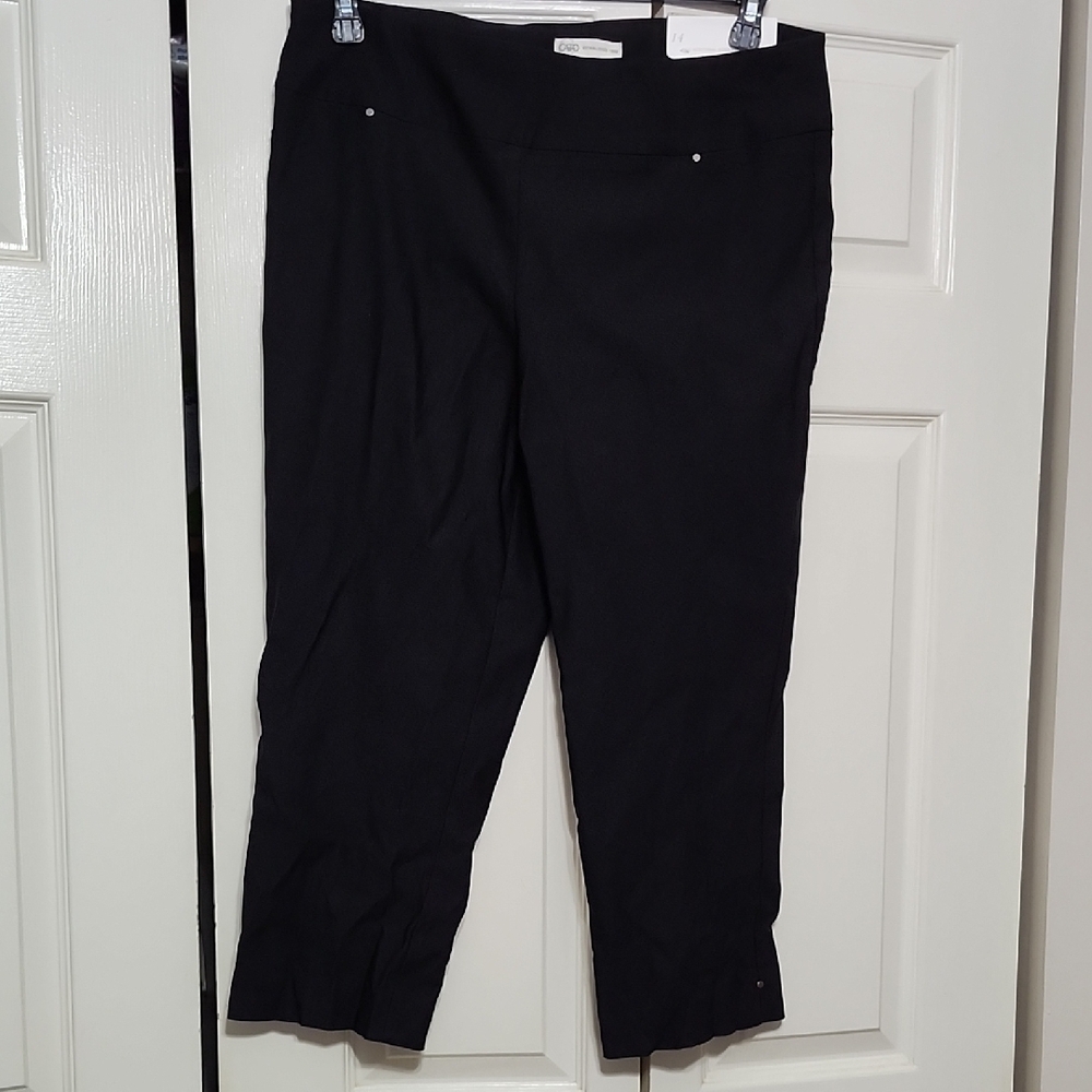 Cato Black Capris - Picture 2 of 8